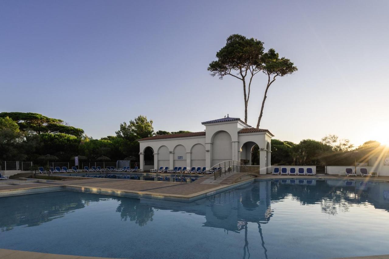 Belambra Clubs Presqu'Ile De Giens - Riviera Beach Club Hyeres Exterior photo